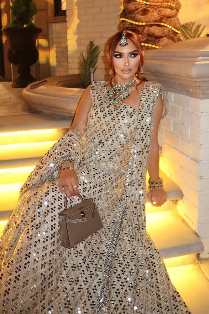 Picture of Shabnum Hossine In Laleh