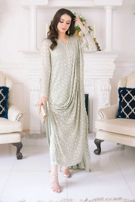 Picture of Natasha Zafar In Hira