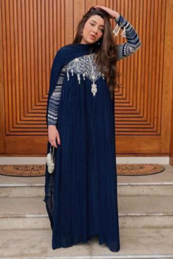 Suhana Malik in Salomi Blue